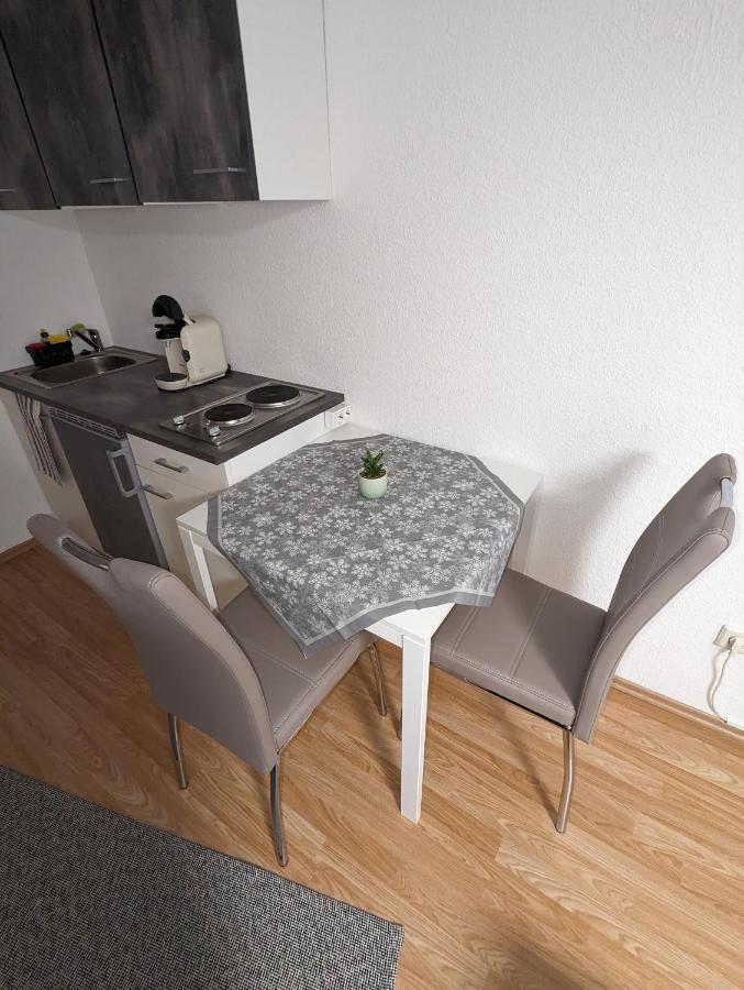 Direkt An Der S-Bahn Gelegenes Gemutliches Souterrain Apartment Mit Privatem Zugang Troisdorf Exterior foto